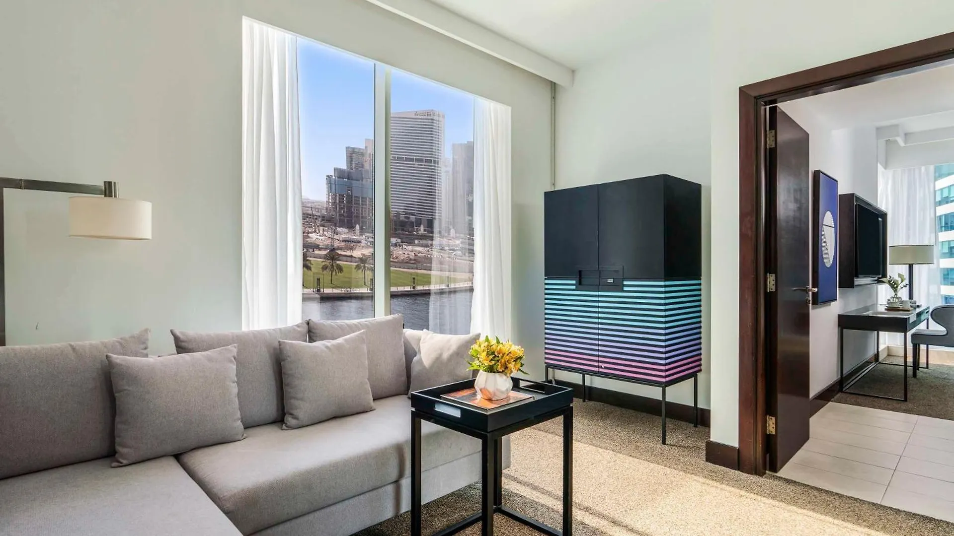 Pullman Dubai Downtown Hotel 5*,