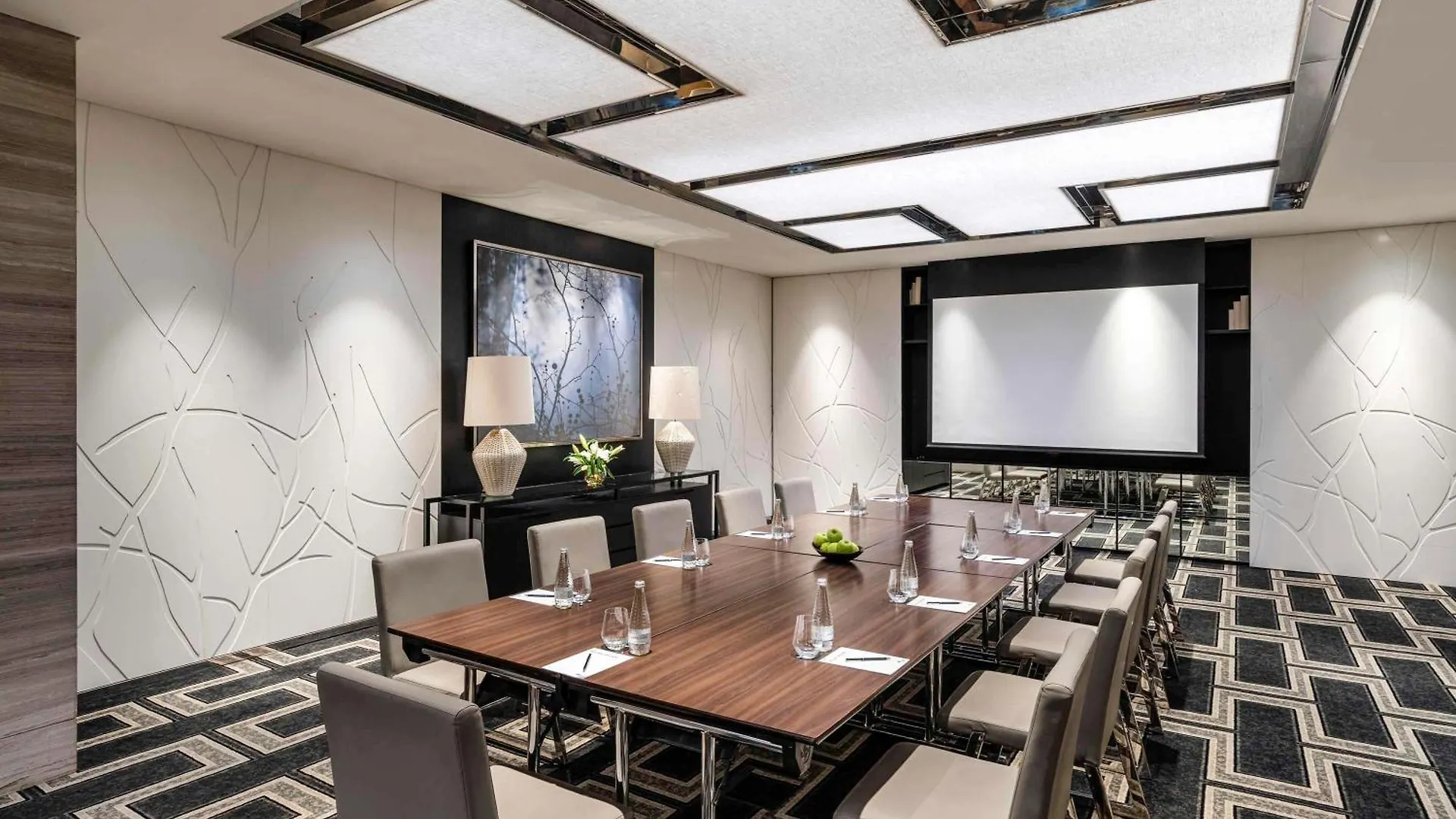 Отель Pullman Dubai Downtown 5*,