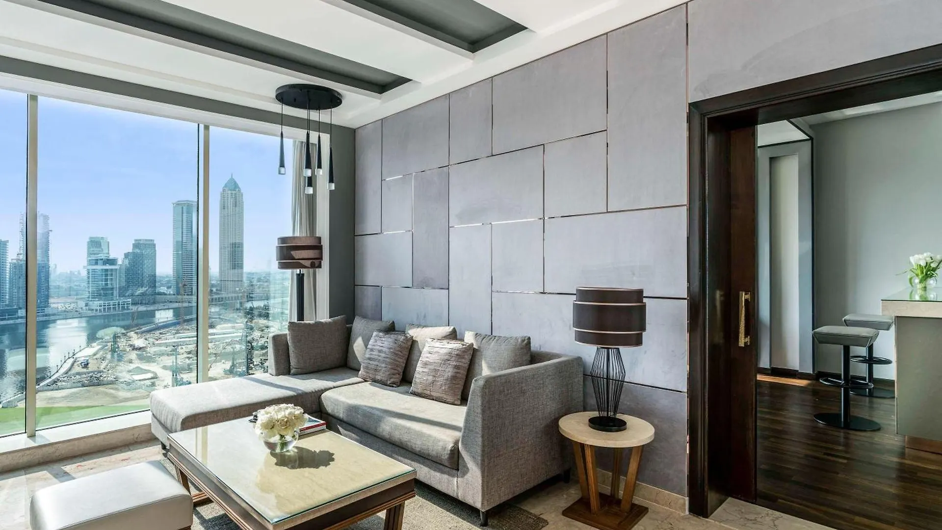 Отель Pullman Dubai Downtown